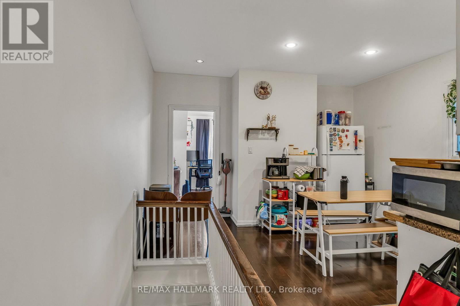 20 KELVIN AVENUE - 11