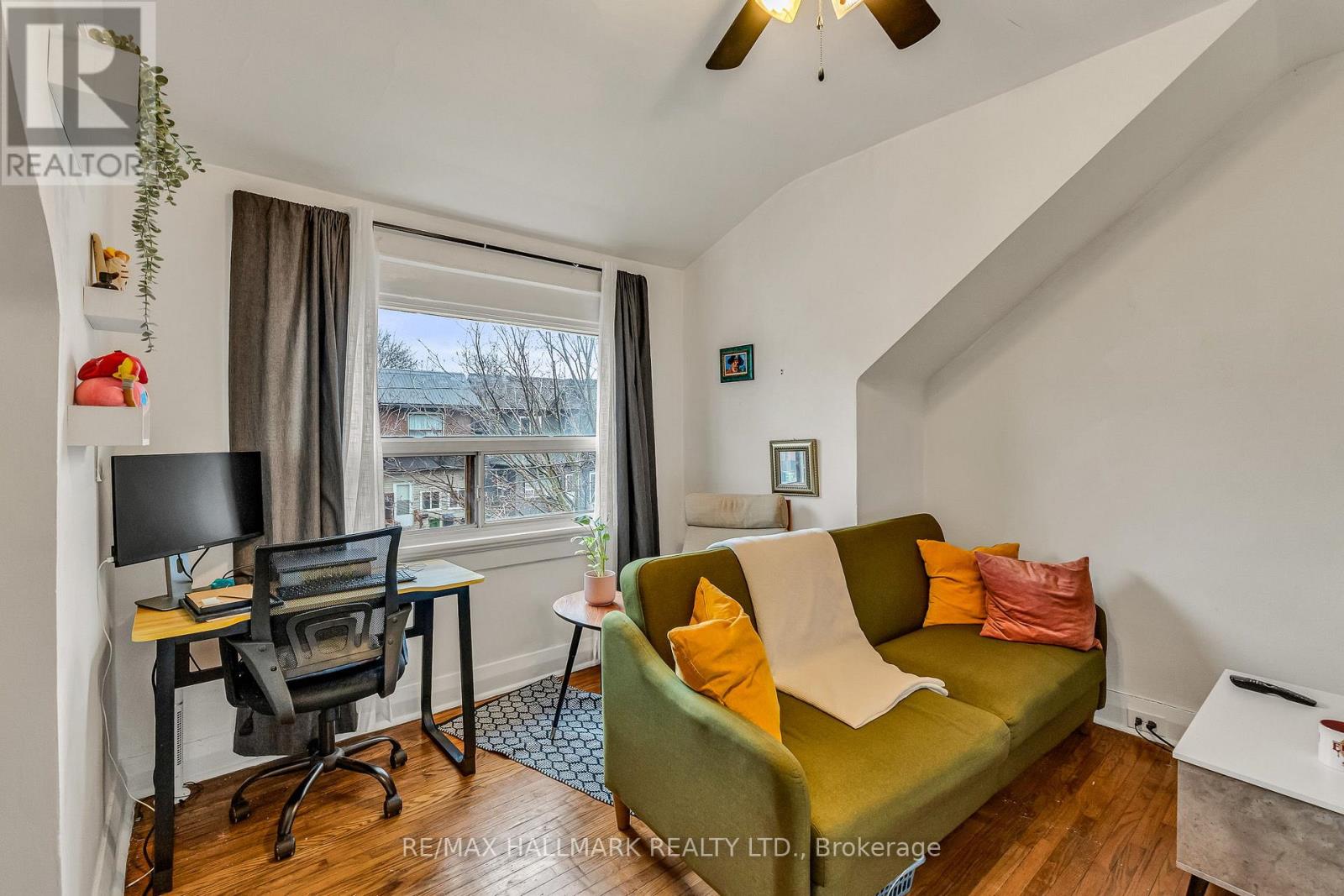 20 KELVIN AVENUE - 17