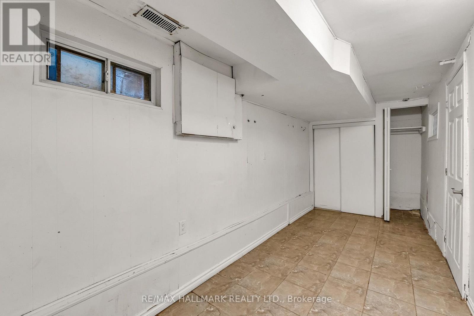 20 KELVIN AVENUE - 22