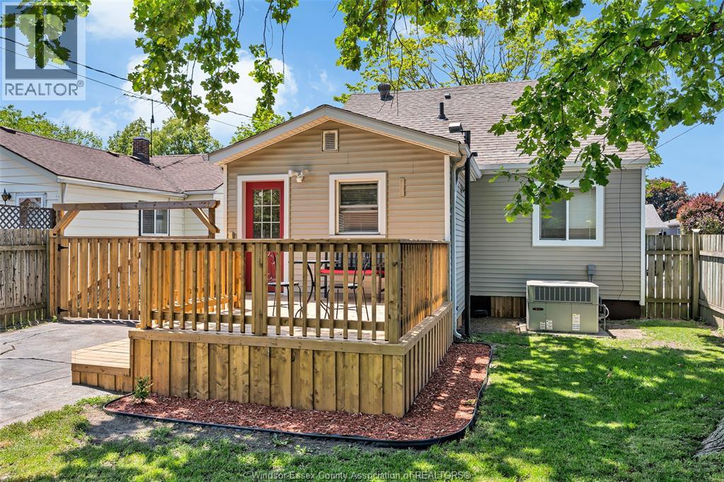 1554 AUBIN ROAD - 11