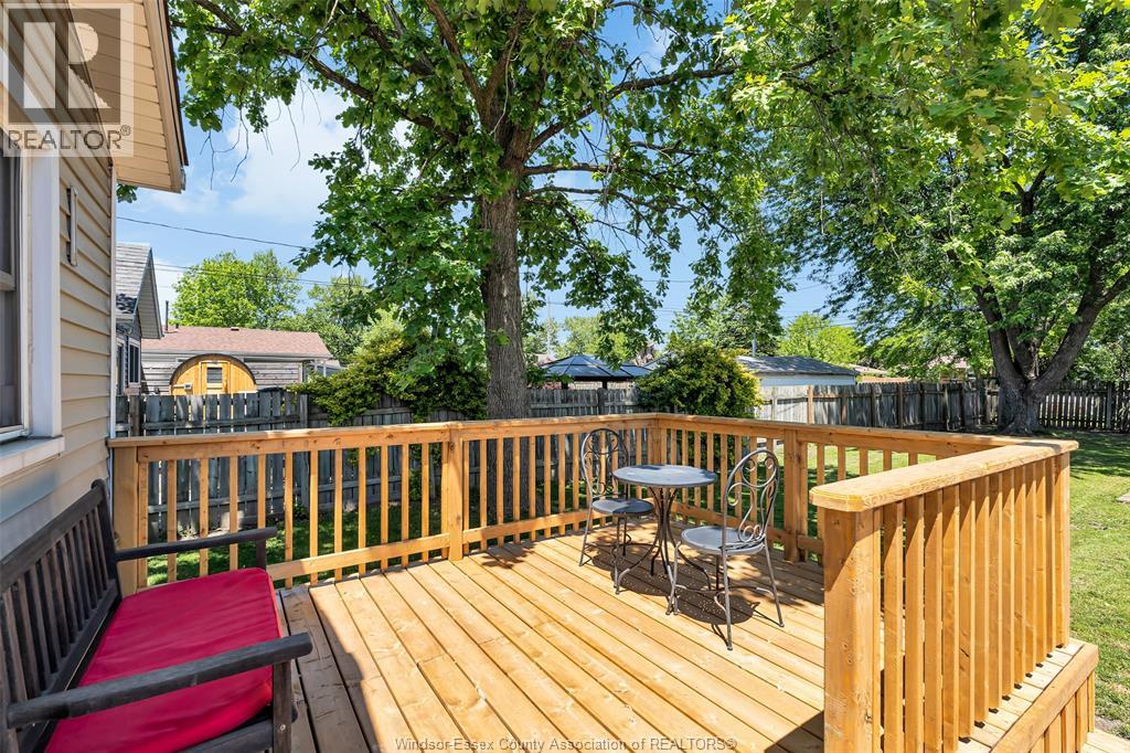 1554 AUBIN ROAD - 12