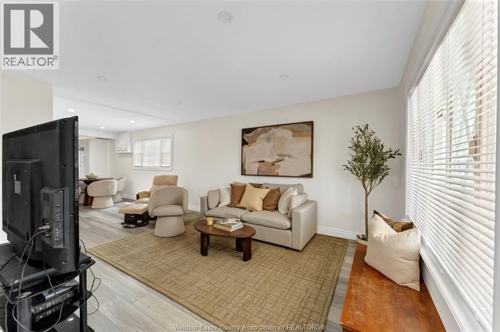 1554 AUBIN ROAD - 13