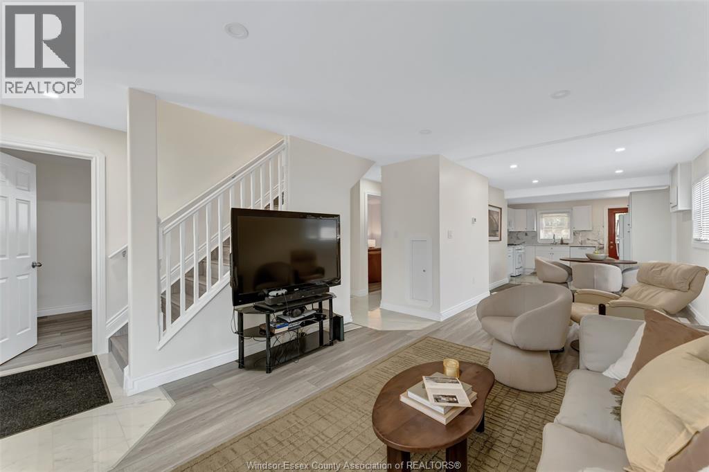 1554 AUBIN ROAD - 14