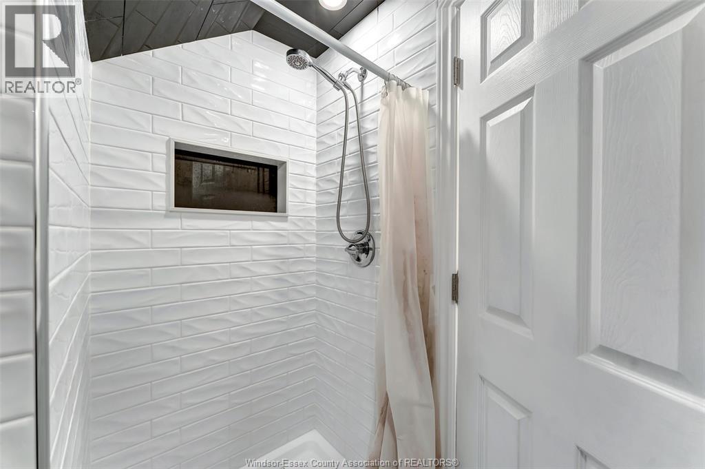 1554 AUBIN ROAD - 31