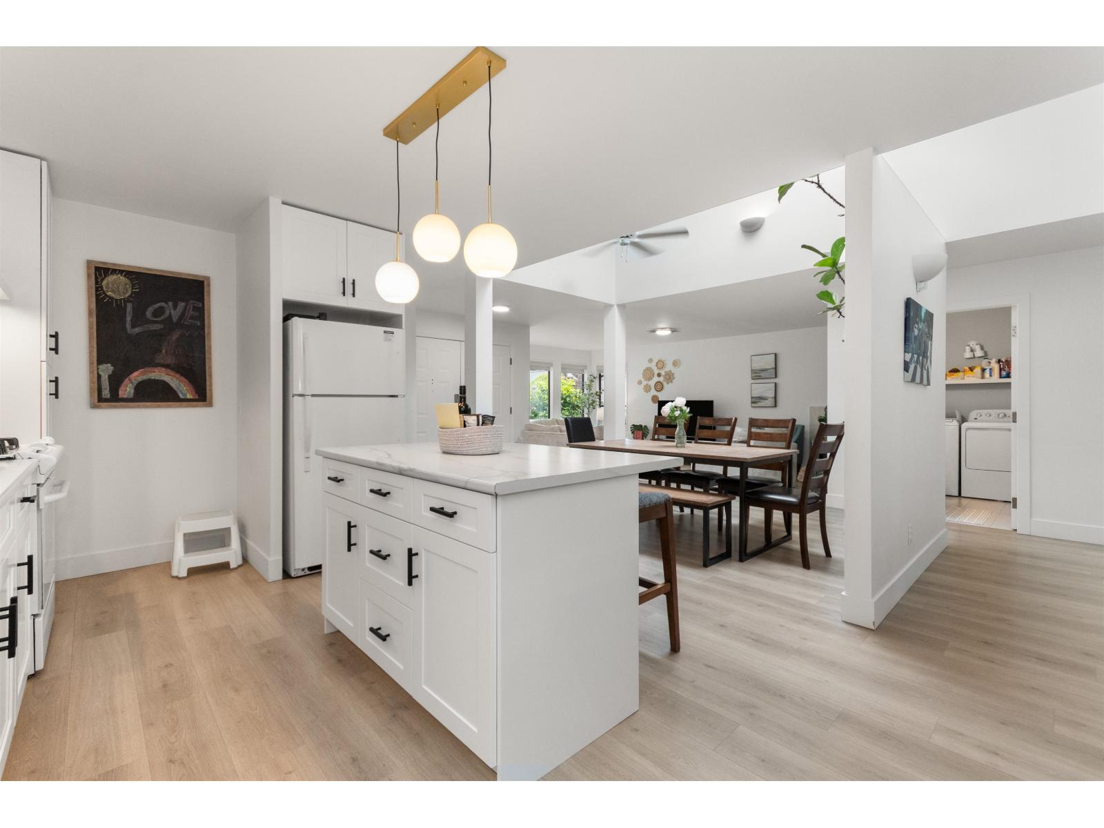 372 CEDAR STREET, Cultus Lake North, Cultus Lake