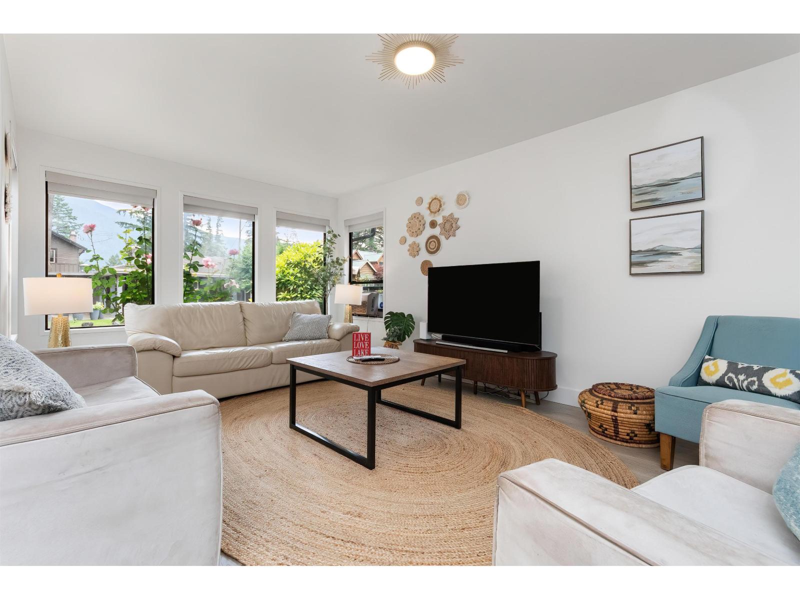 372 CEDAR STREET, Cultus Lake North, Cultus Lake
