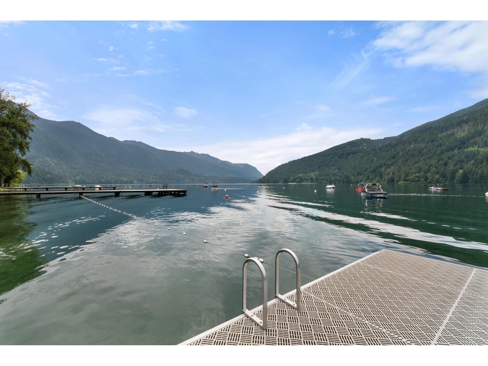 372 CEDAR STREET, Cultus Lake North, Cultus Lake