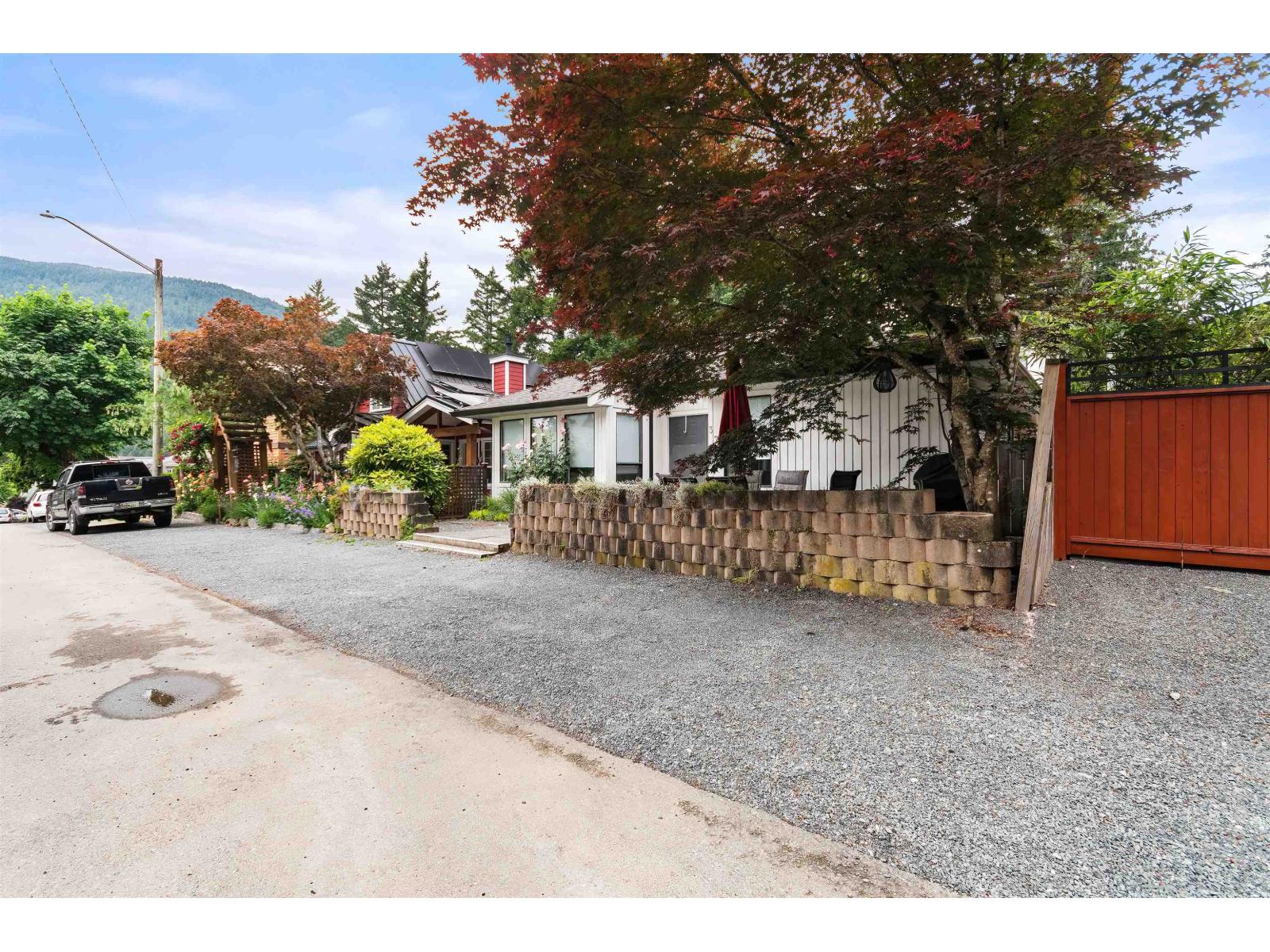 372 CEDAR STREET, Cultus Lake North, Cultus Lake
