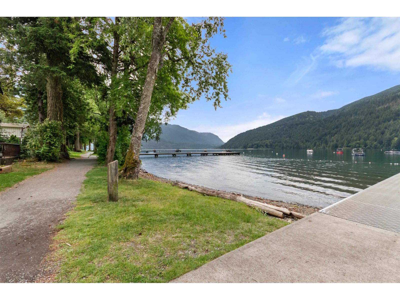 372 CEDAR STREET, Cultus Lake North, Cultus Lake