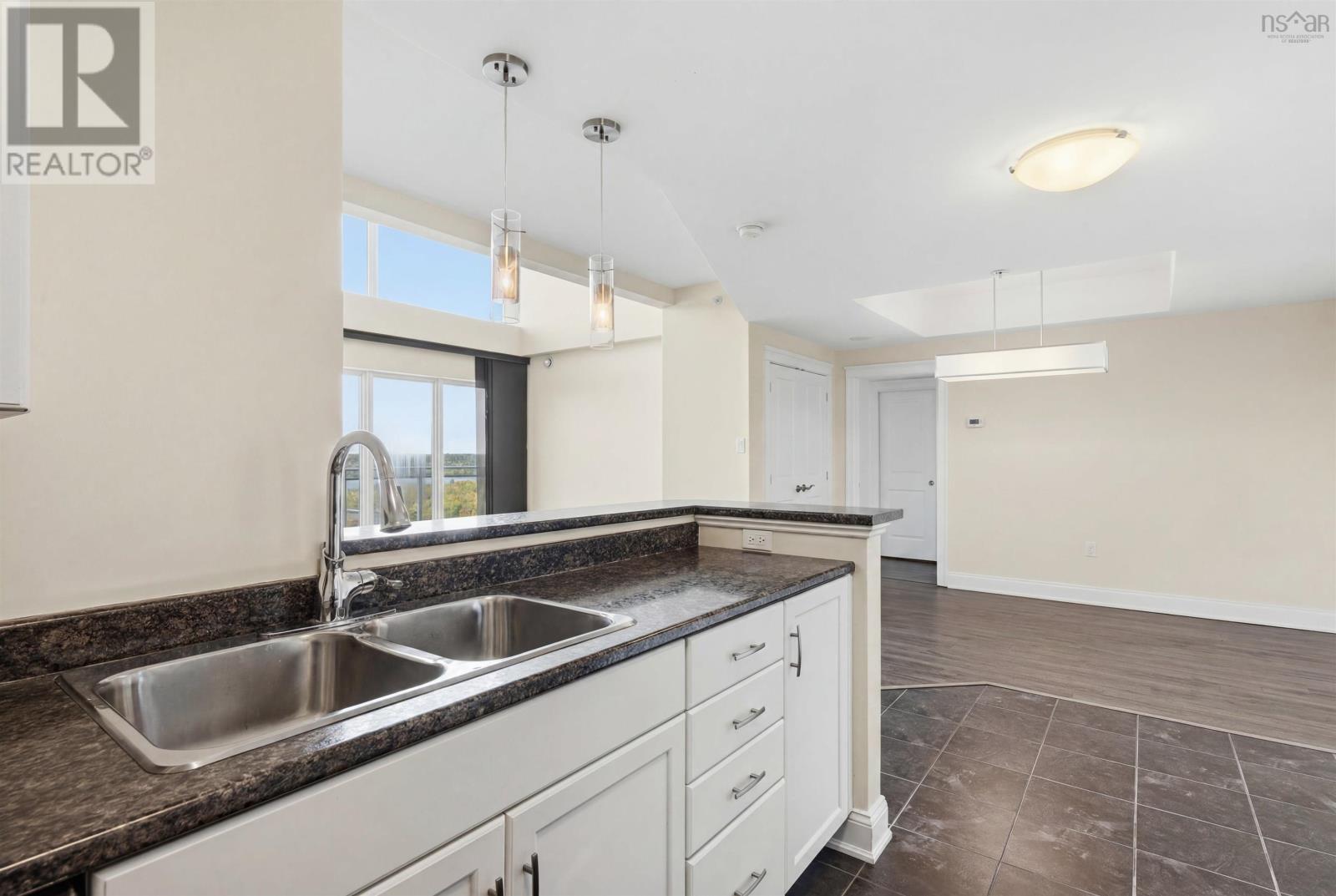 Property 7 of 37 of 1207 60 Walter Havill Drive