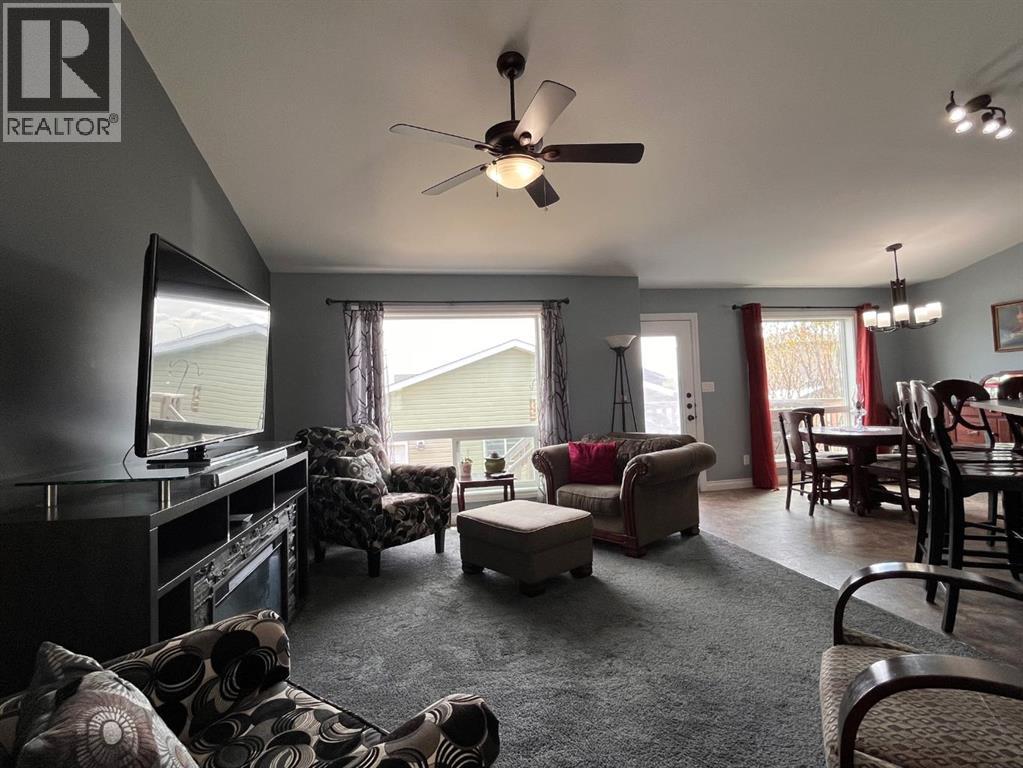 4415 54 Street - 8