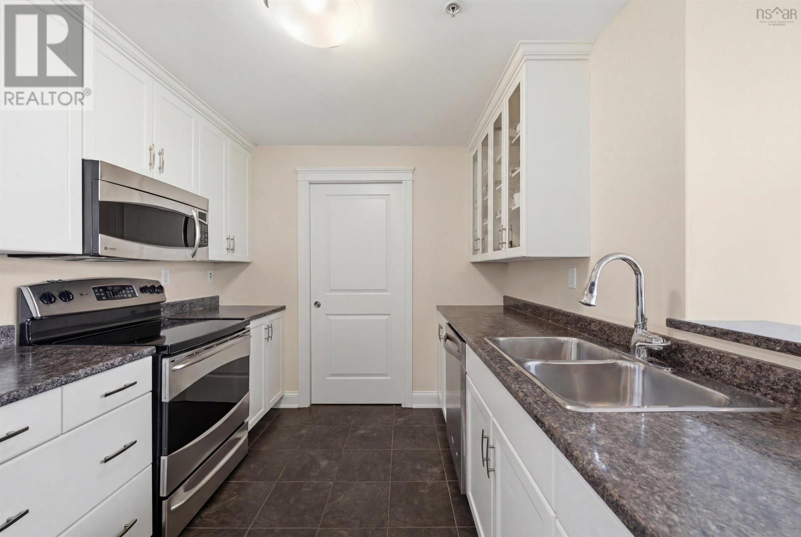 Property 24 of 37 of 1207 60 Walter Havill Drive