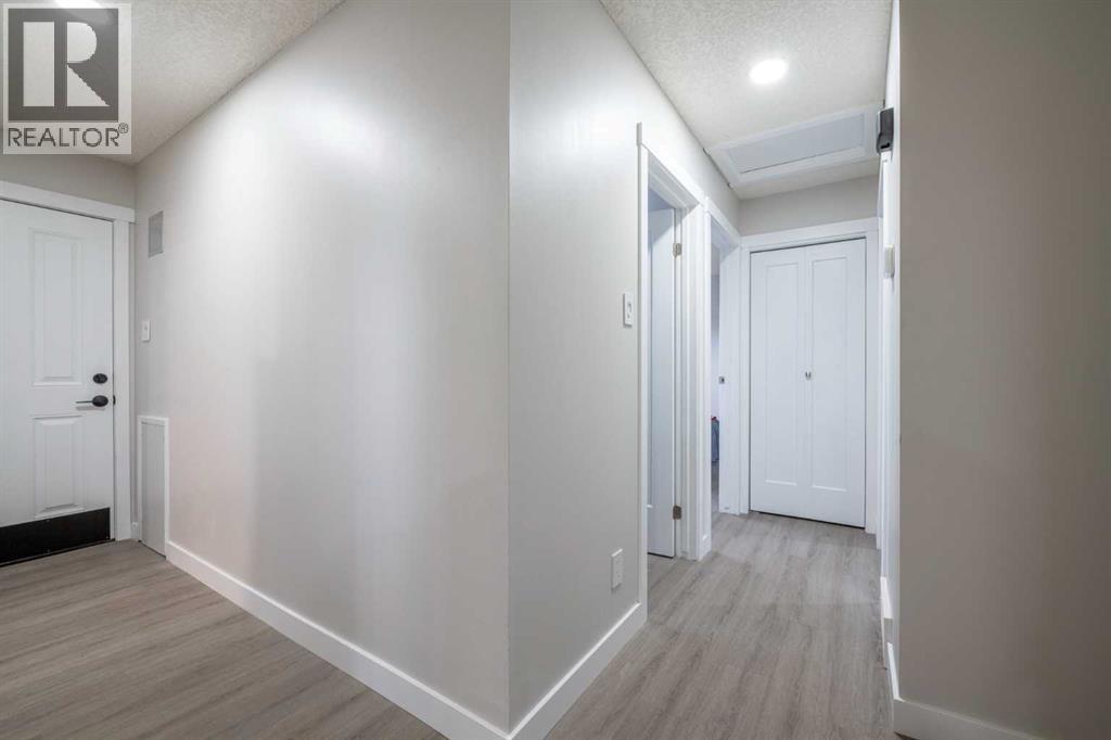 6036 4 Street NE - 10