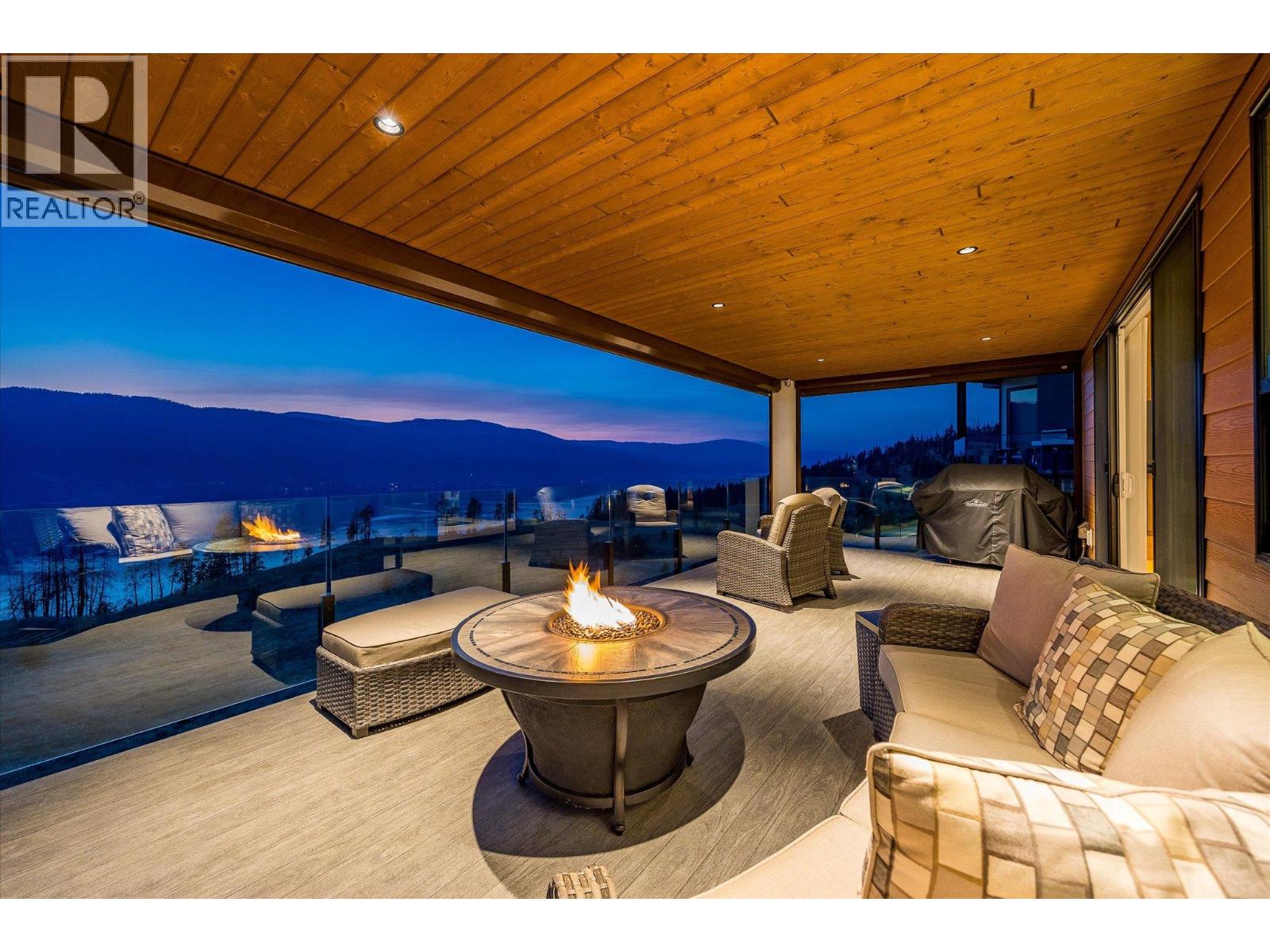  9814 Beacon Hill Crescent, Lake Country