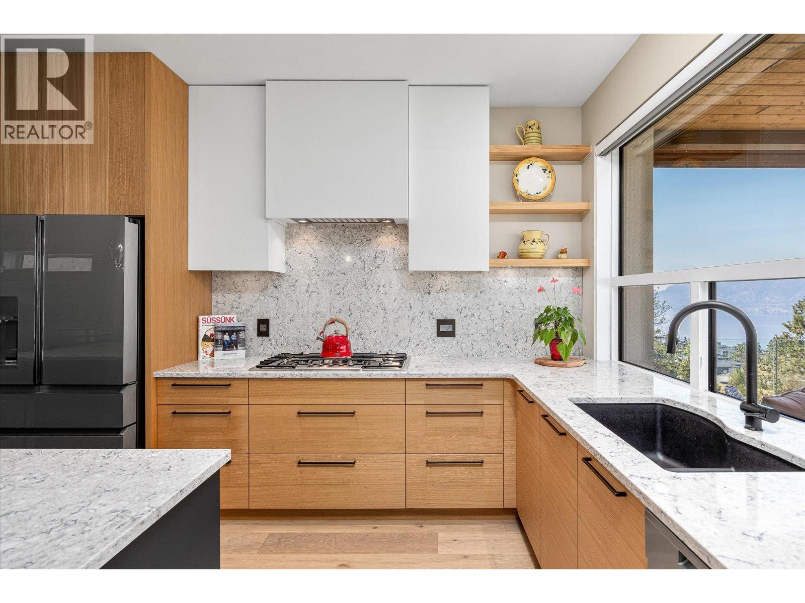  9814 Beacon Hill Crescent, Lake Country
