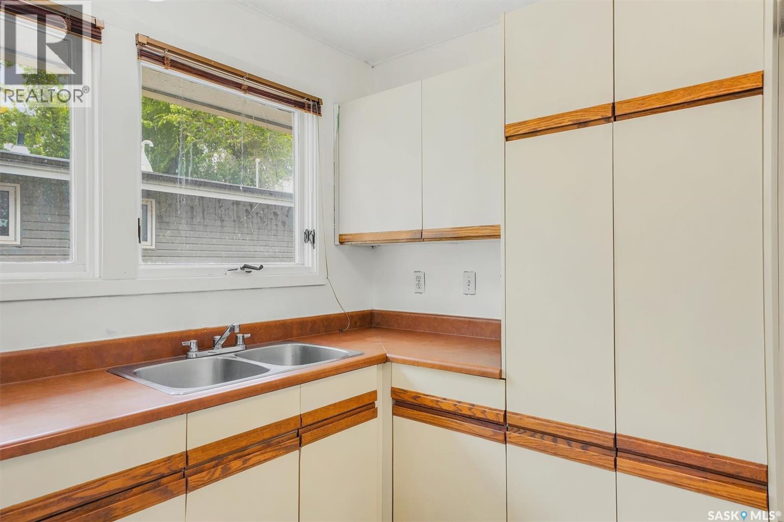 99 Lindsay DRIVE — photo 12