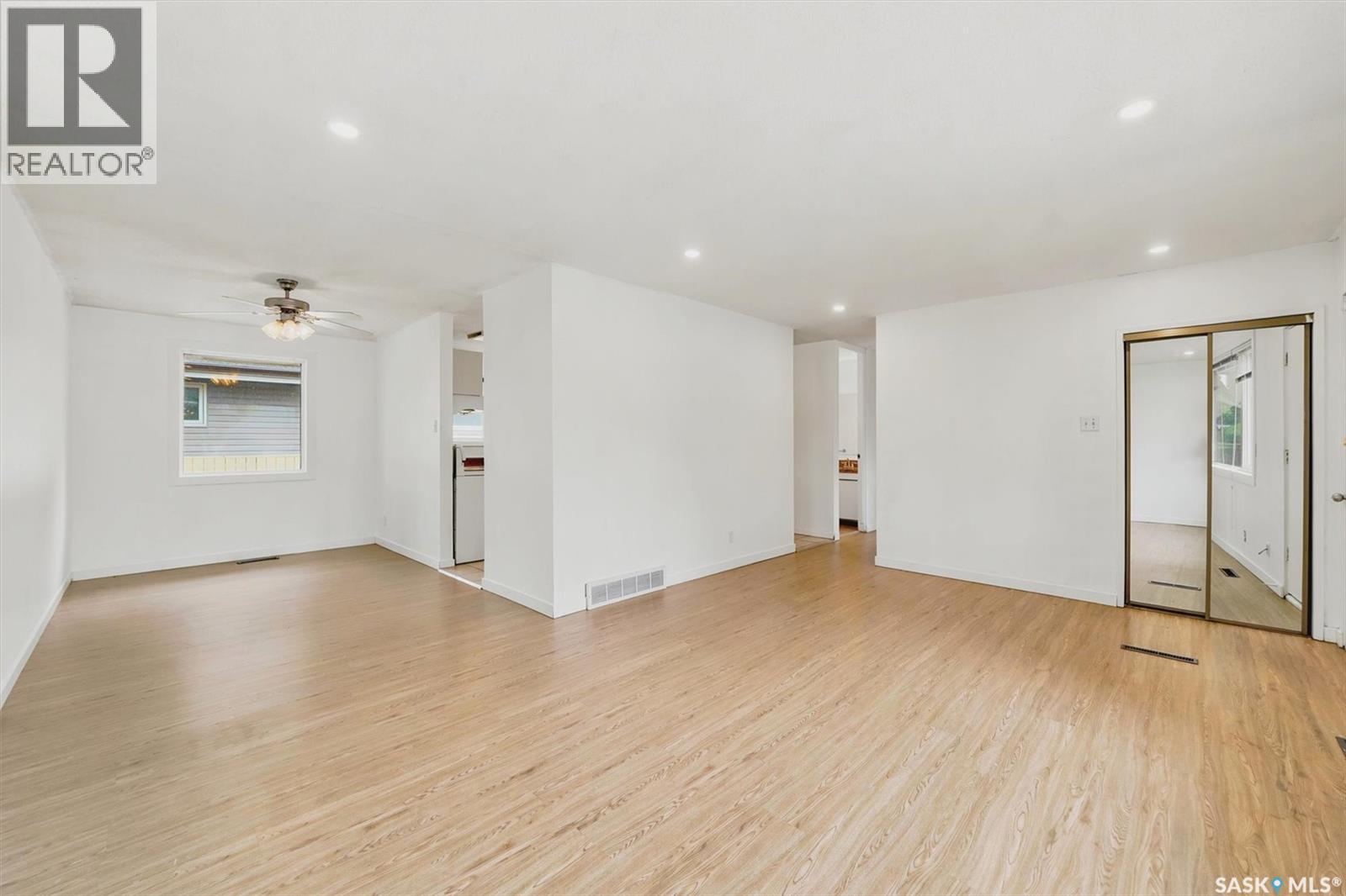 99 Lindsay DRIVE — photo 6