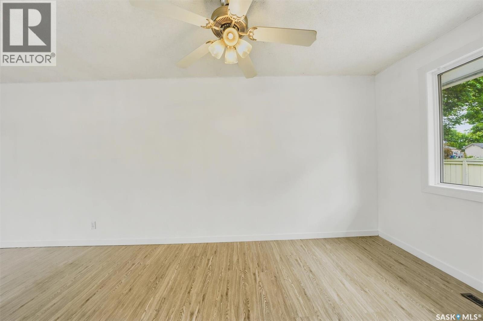 99 Lindsay DRIVE — photo 7