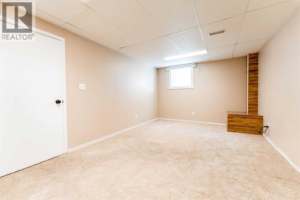 2023 8 Avenue NE — photo 31