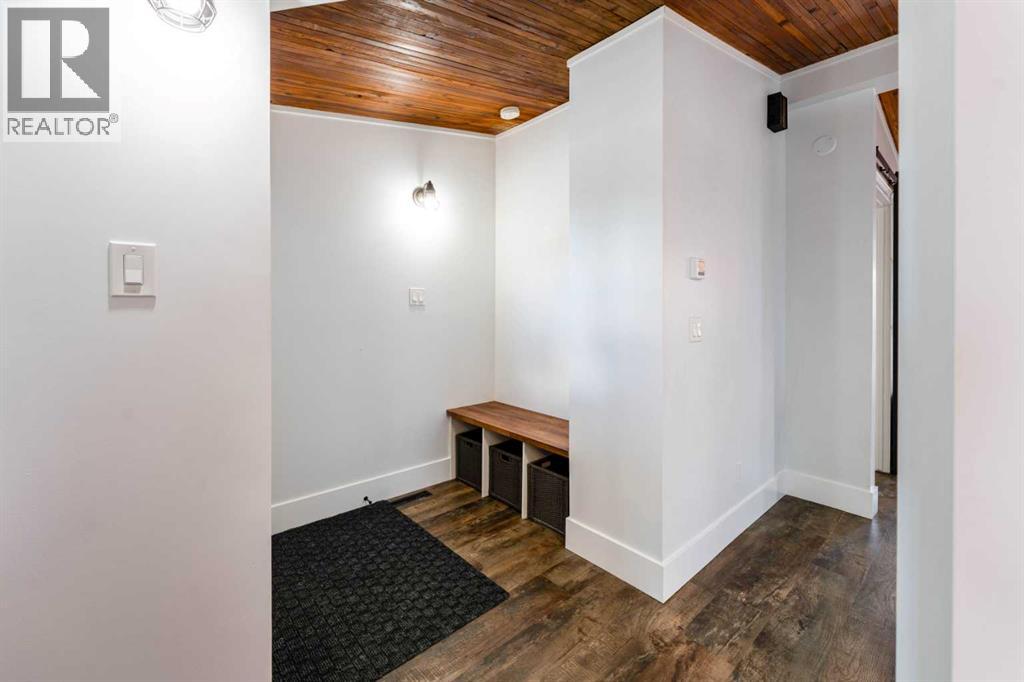 2023 8 Avenue NE - photo 4