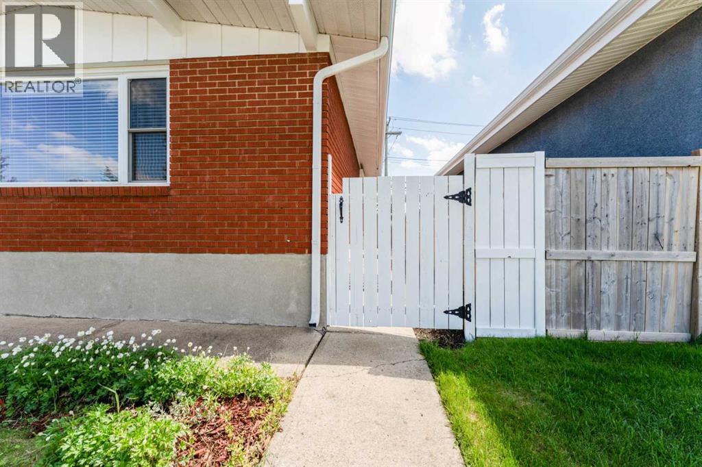 2023 8 Avenue NE — photo 47