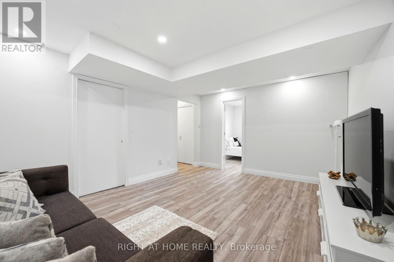 602 WILLOW ROAD - 20