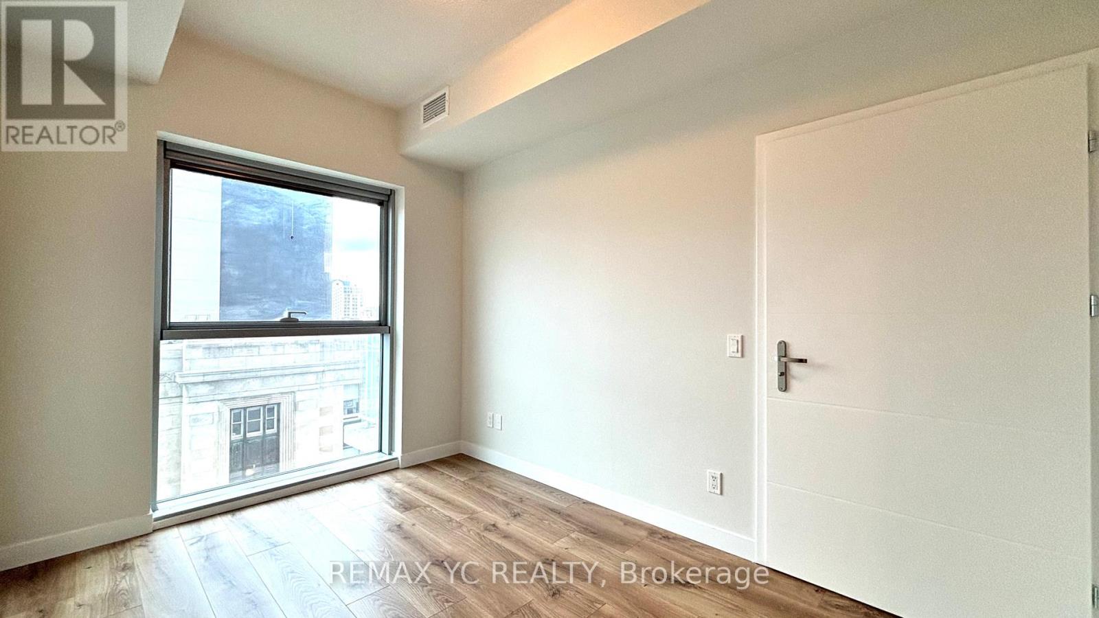 #405 60 FREDERICK STREET - 16