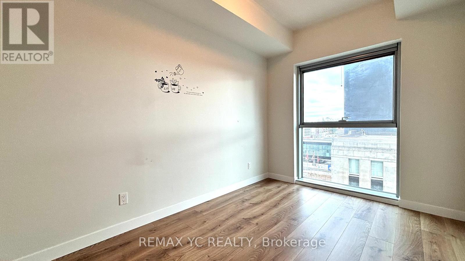 #405 60 FREDERICK STREET - 17