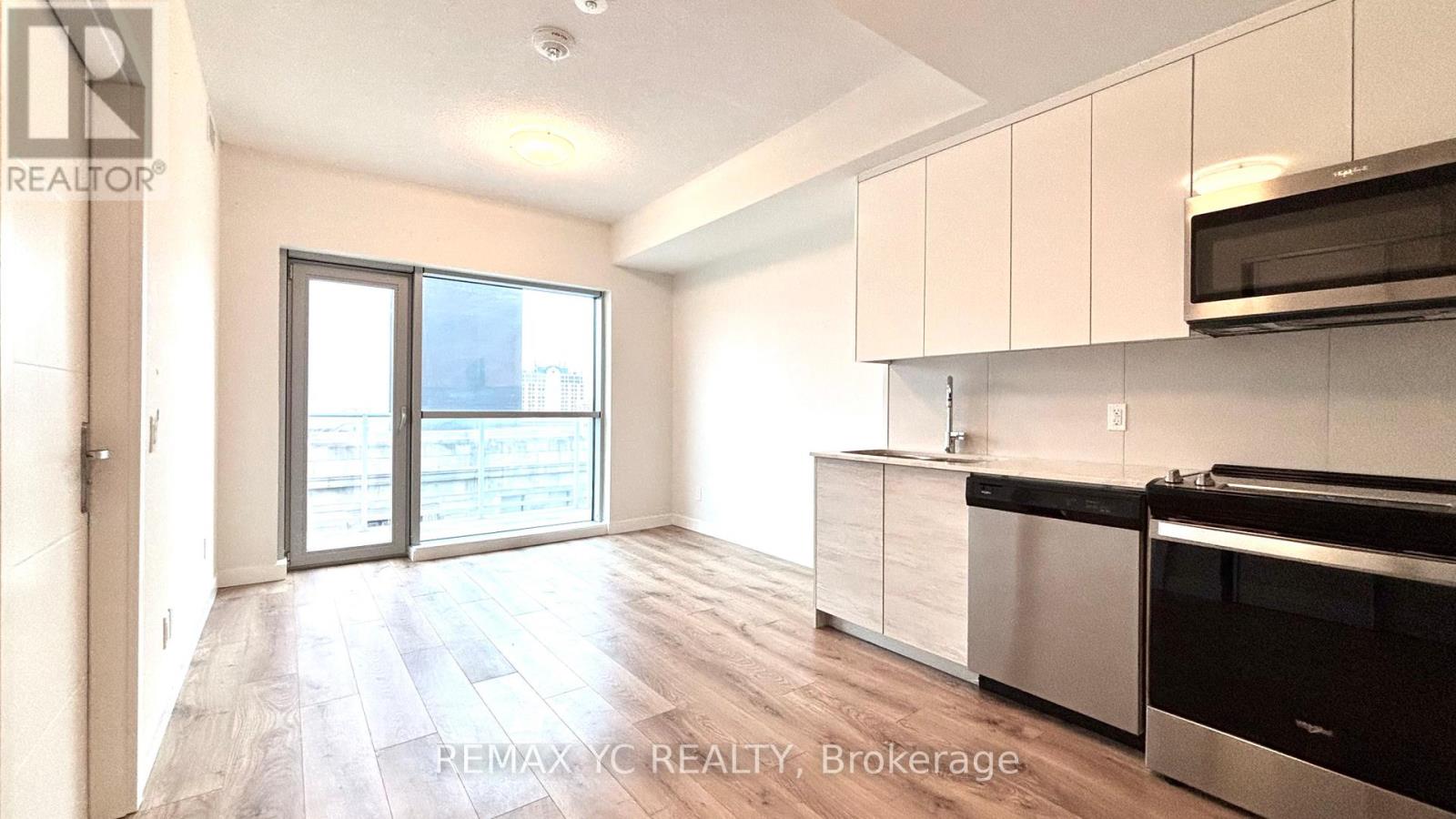 #405 60 FREDERICK STREET - 18