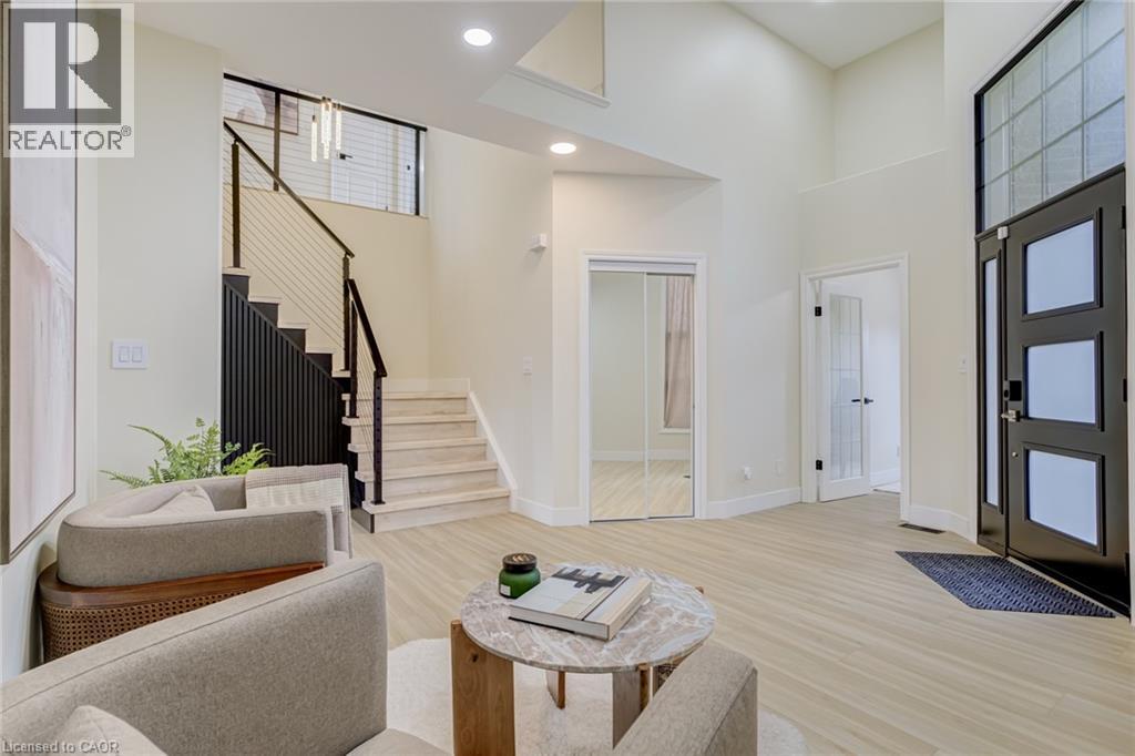 210 HAWKSWOOD Drive - 12
