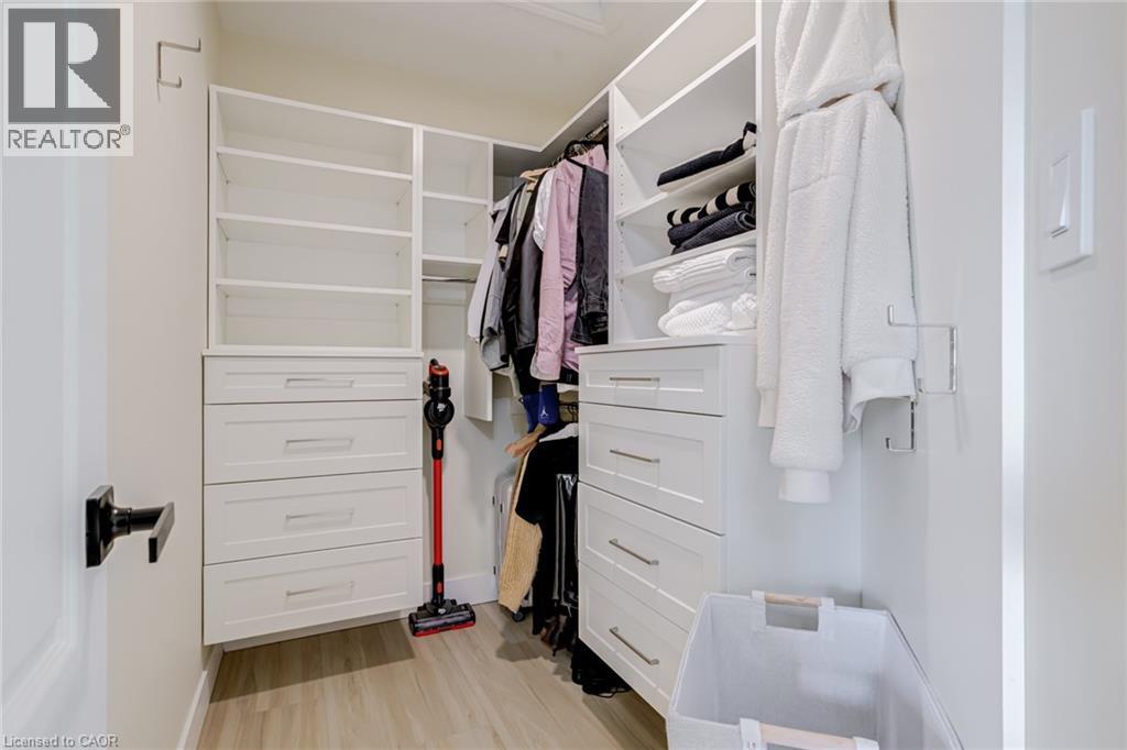 210 HAWKSWOOD Drive - 33