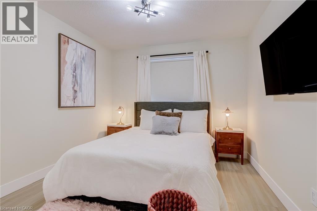 210 HAWKSWOOD Drive - 34