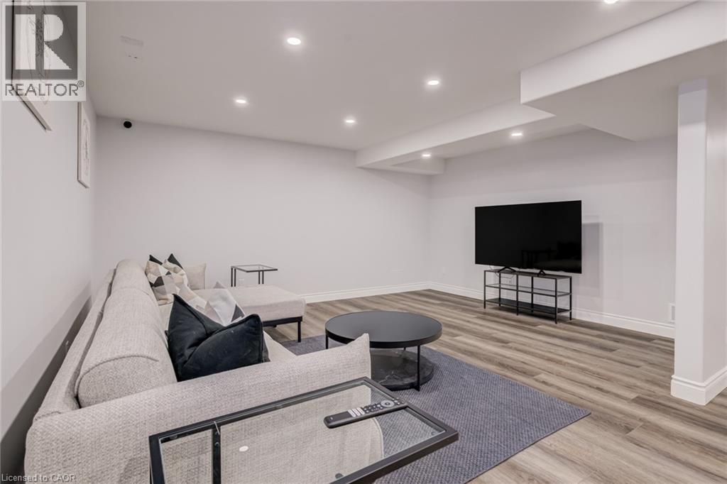 210 HAWKSWOOD Drive - 42