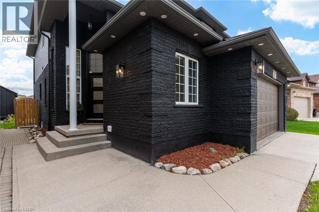 210 HAWKSWOOD Drive - 7