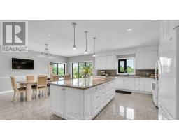 Family room - 37 Fenton Way, Brampton, ON L6P0P4 Photo 13