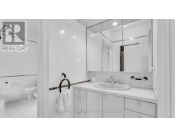 37 Fenton Way, Brampton, ON L6P0P4 Photo 23