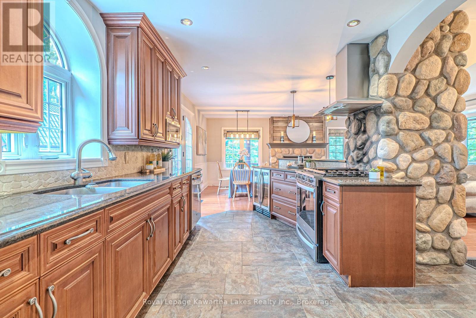 7725 LESKARD ROAD N - 3
