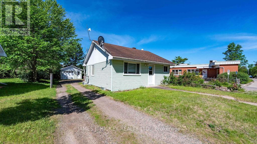 6 HILLCREST AVENUE - 1