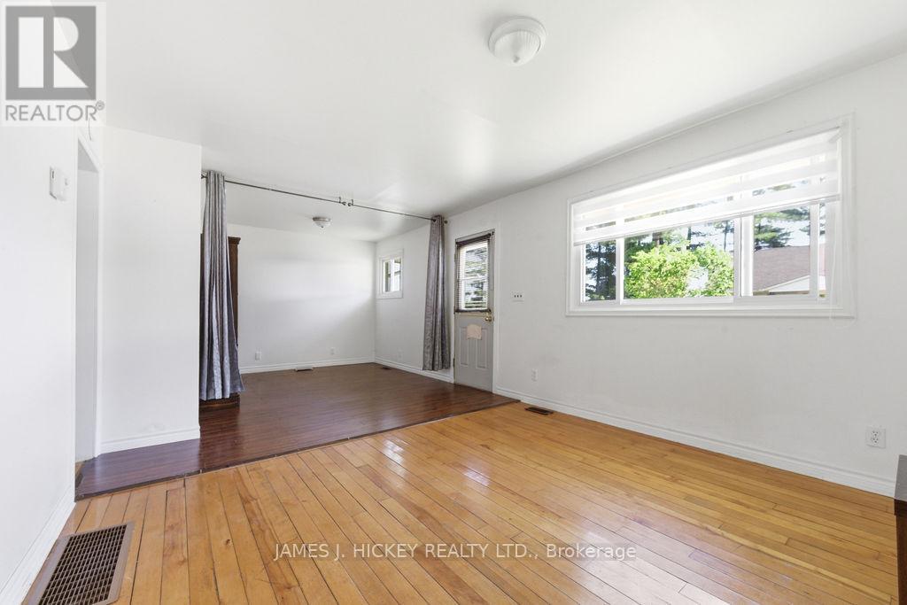 6 HILLCREST AVENUE - 12