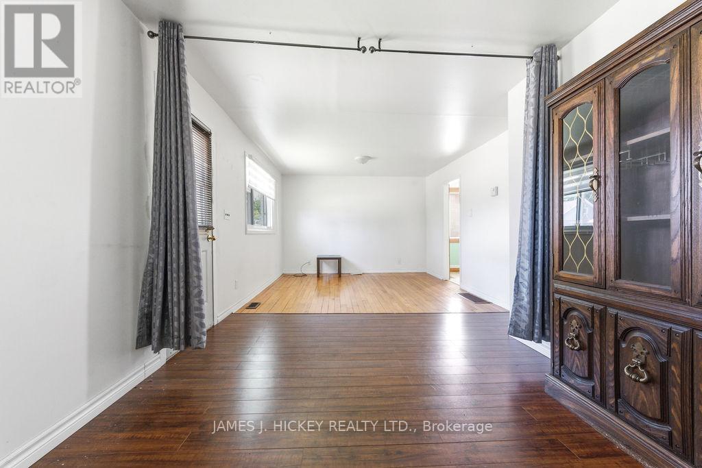 6 HILLCREST AVENUE - 16