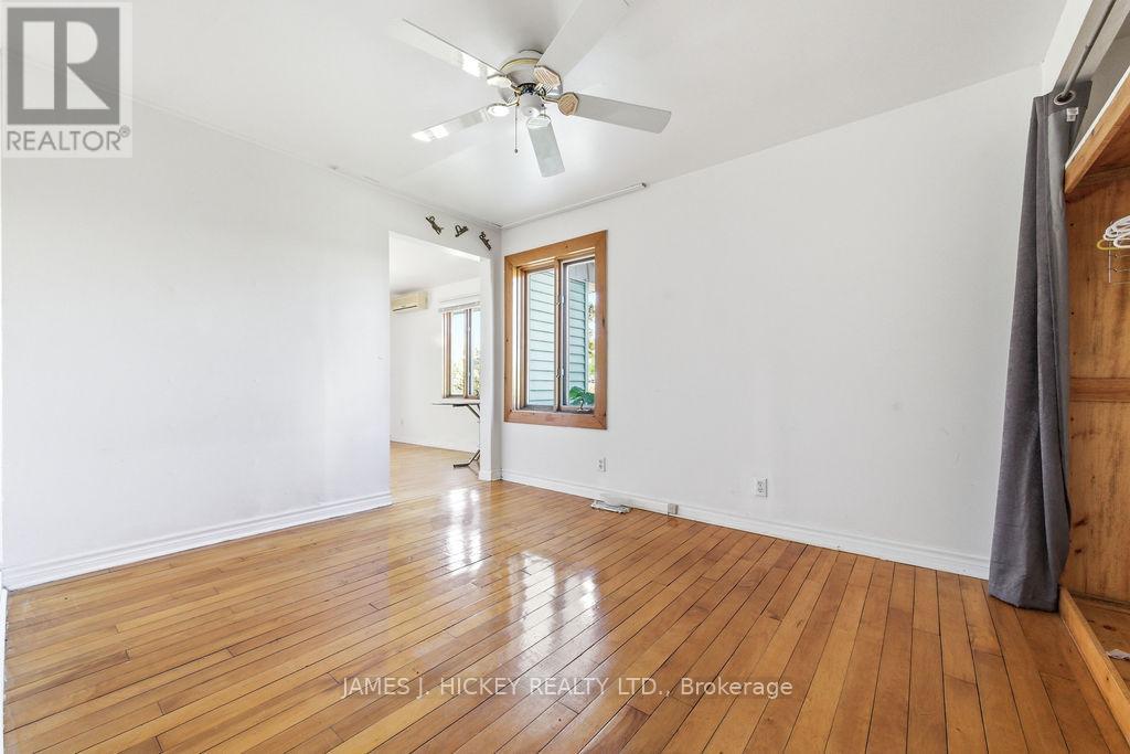 6 HILLCREST AVENUE - 17