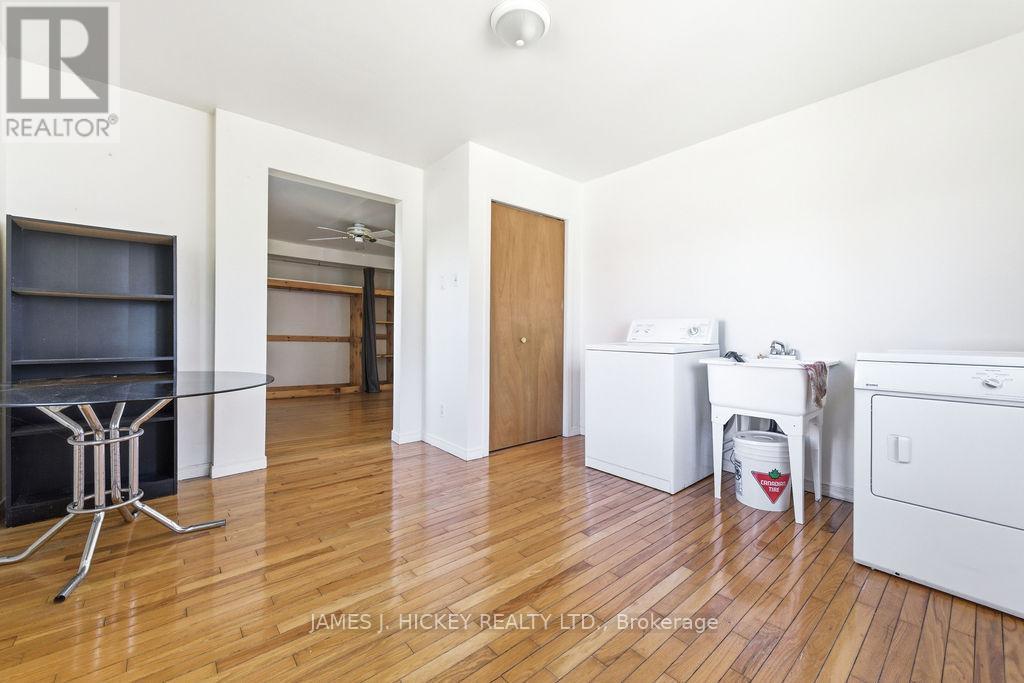 6 HILLCREST AVENUE - 20