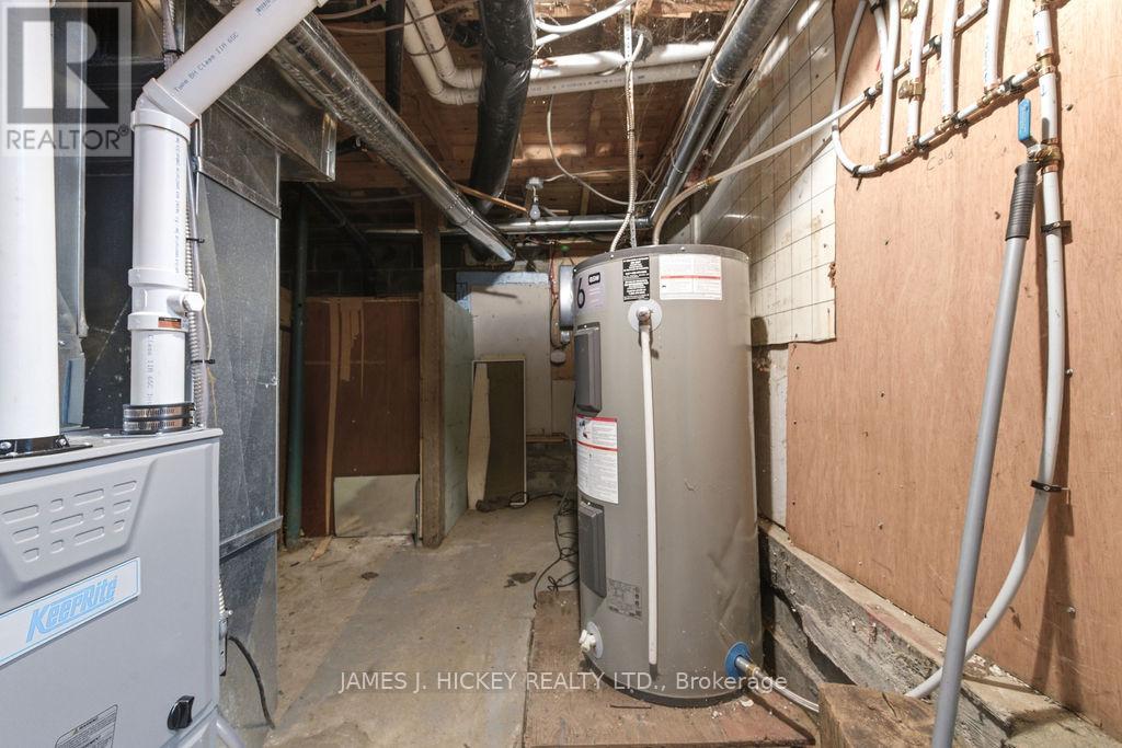 6 HILLCREST AVENUE - 24