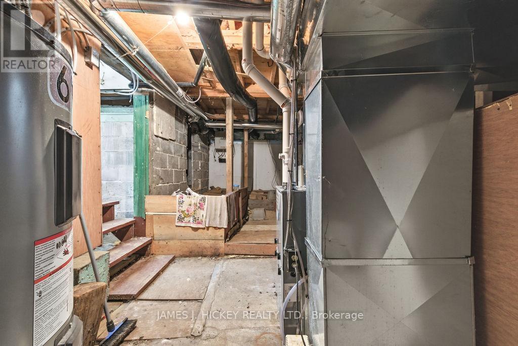 6 HILLCREST AVENUE - 25
