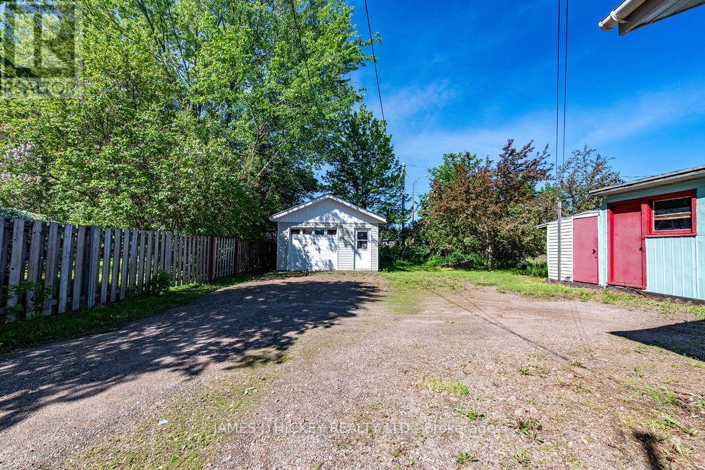 6 HILLCREST AVENUE - 26