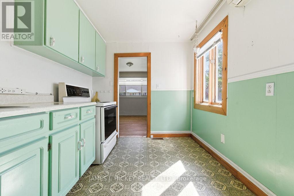 6 HILLCREST AVENUE - 3