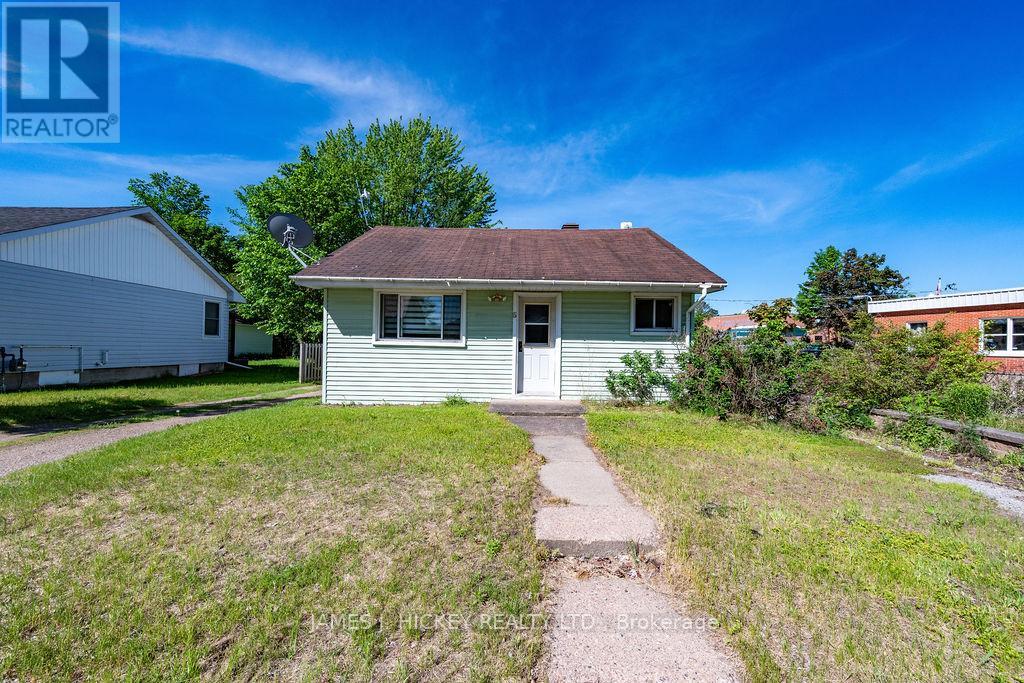 6 HILLCREST AVENUE - 32