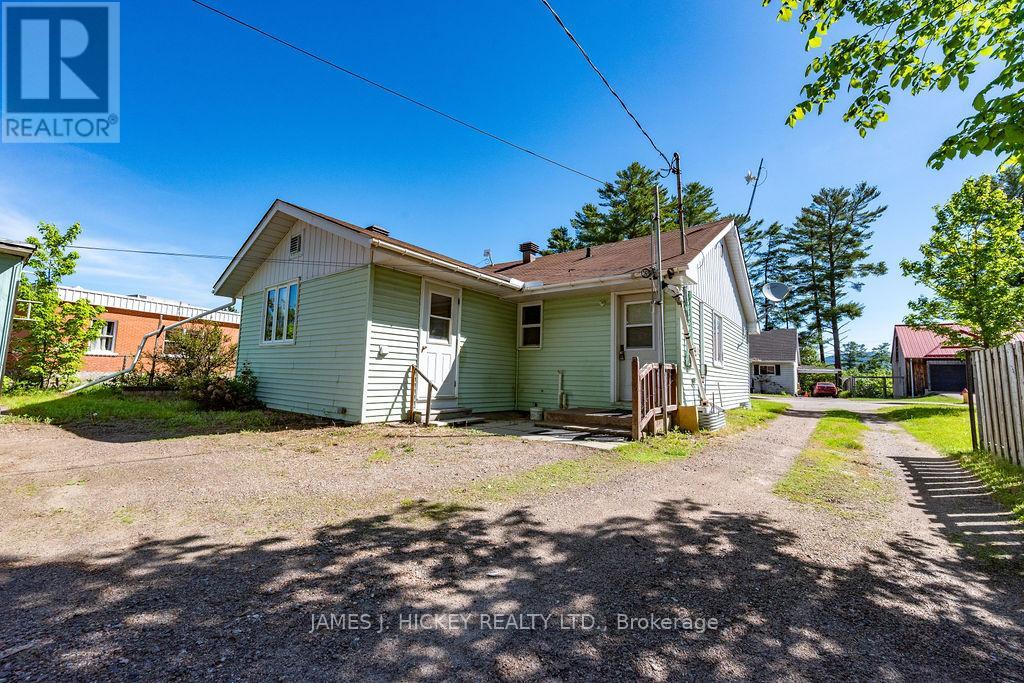 6 HILLCREST AVENUE - 33