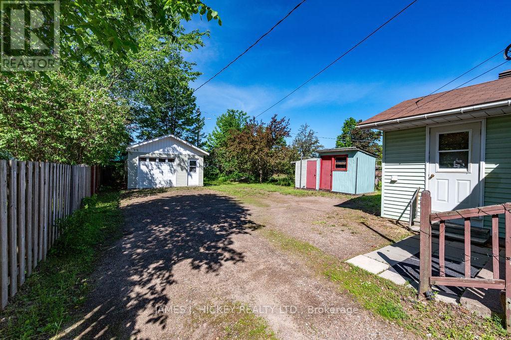 6 HILLCREST AVENUE - 34