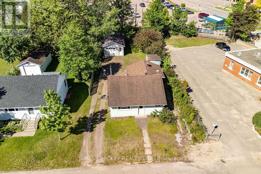 6 HILLCREST AVENUE - 36